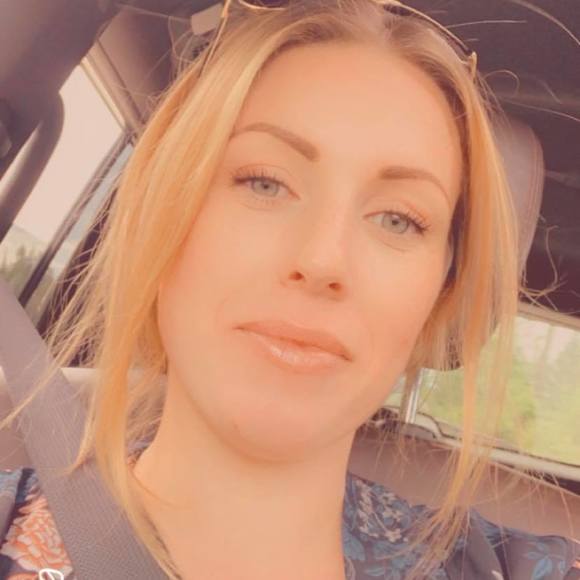 Meet your Posher, Lisa - Picture 1 of 1